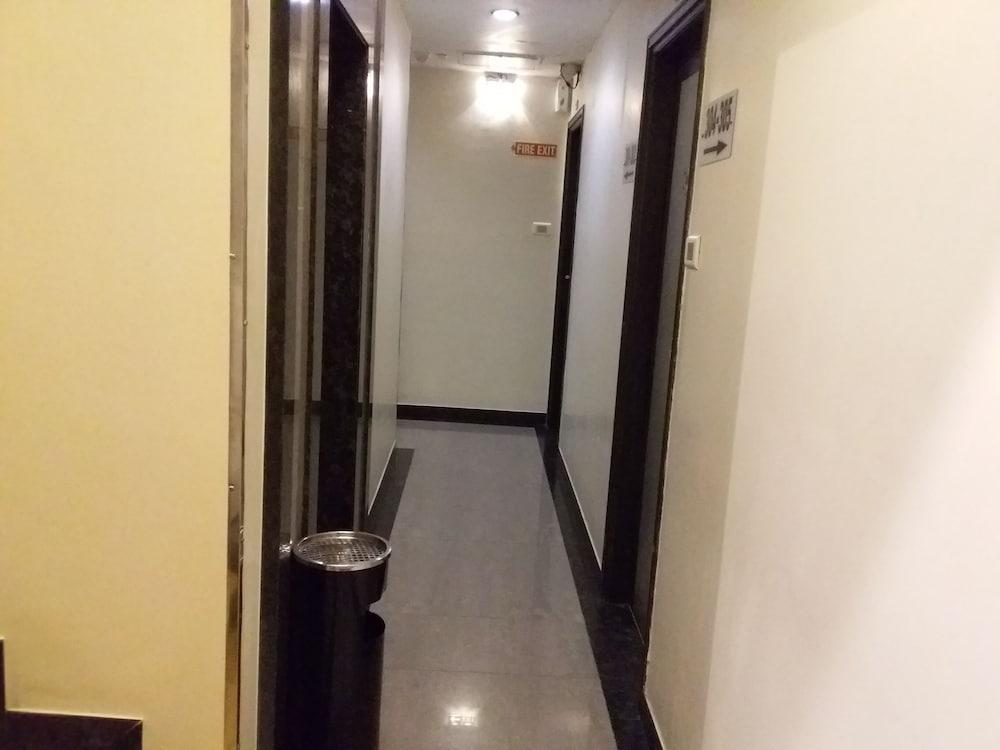 Fabhotel Shubhangan - Nr Bandra Hotel